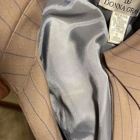 DONNA GRAY women’s blue pin stripe on taupe blazer hidden 3 button down flap 10 - Picture 9 of 12